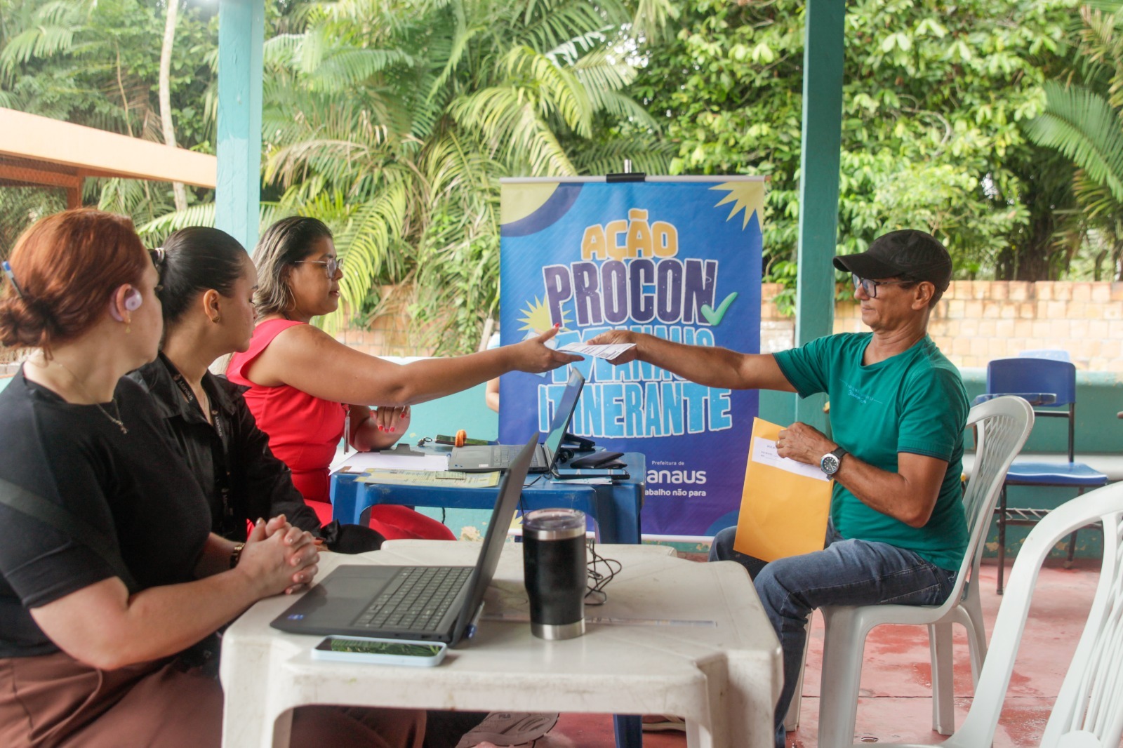 Procon Manaus leva serviços gratuitos e educação consumerista ao ramal do Brasileirinho