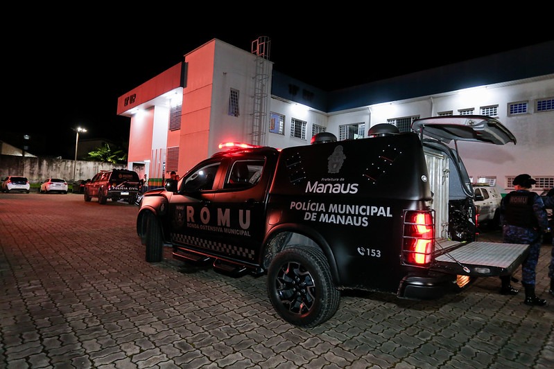 Guardas da Romu impedem assalto a ônibus da linha 130 e prendem suspeitos na zona Oeste de Manaus