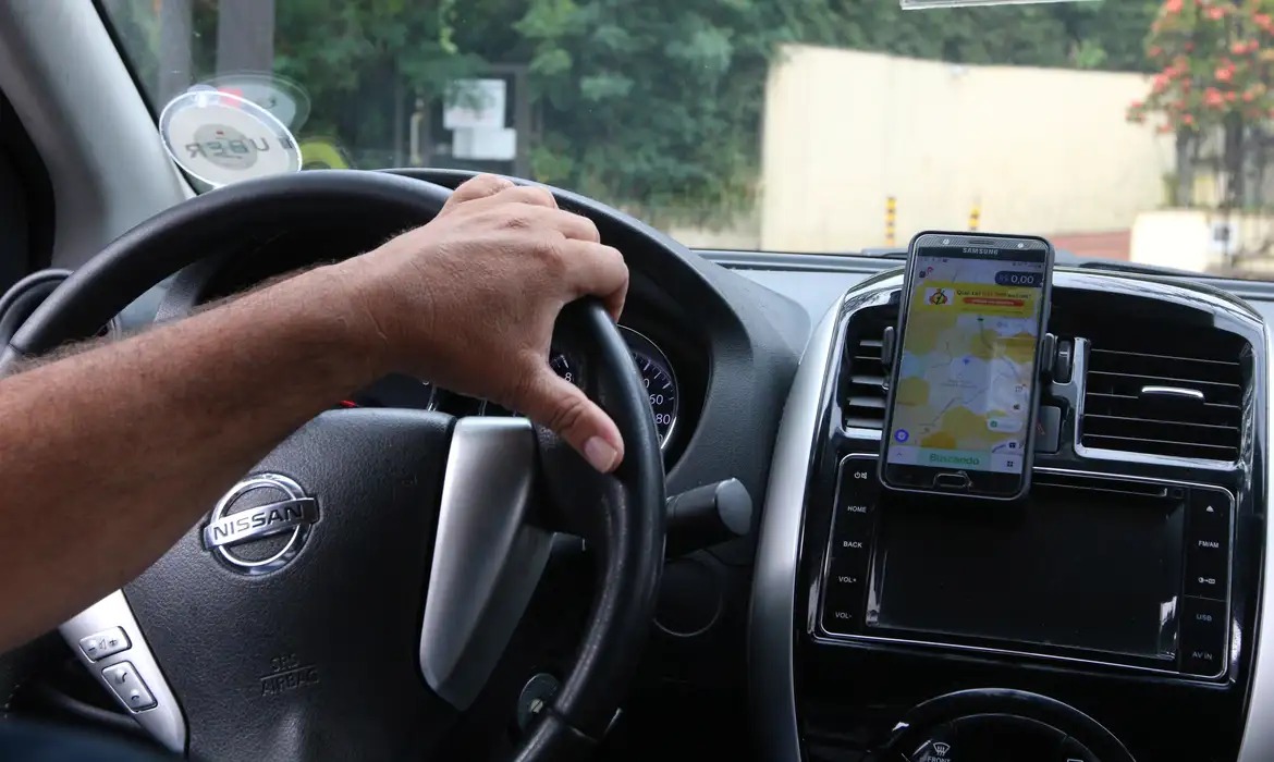 Move Aplicativos: veja como funciona o financiamento para motoristas e taxistas